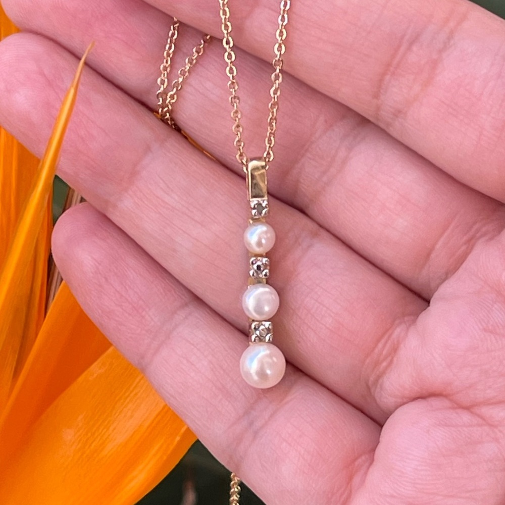 Genuine Freshwater Cultured Pearl & Diamond Gold Plat… Gem